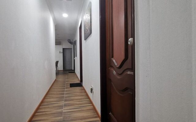 90372 Greybirds Hostel