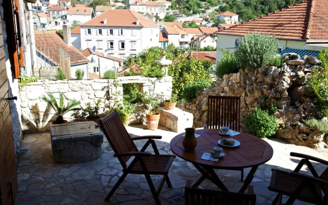Holiday house Masa - with pool: Milna (Brac), Island Brac