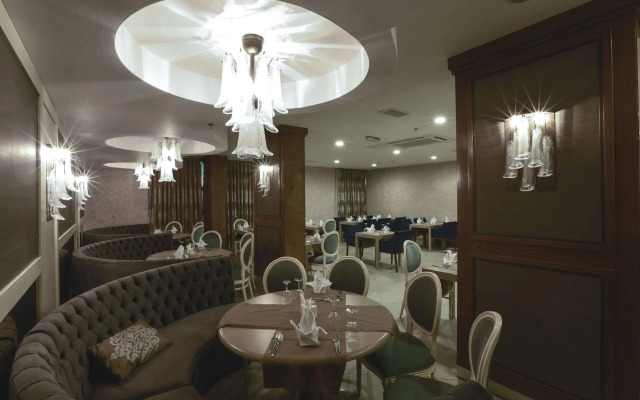 Insula Resort & Spa