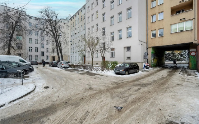 Charming Trzebnicka Apartment by Renters