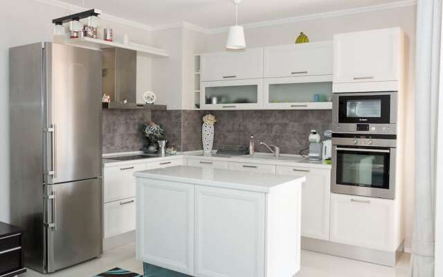 FM Deluxe 2-BDR Apartment with Pool - Villa Mare, Varna region