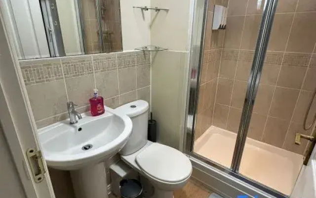 Oxford 4 beds detached house with driveway parking