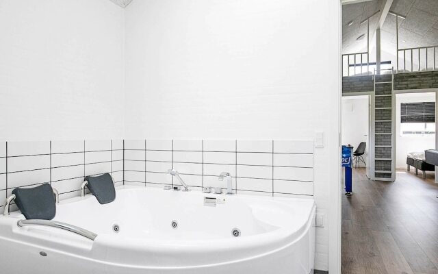 Luxurious Holiday Home With Private Whirlpool in Jutland