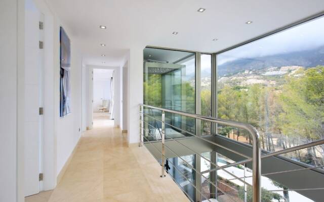 Villa - 5 Bedrooms with Pool, WiFi and Sea views - 105009