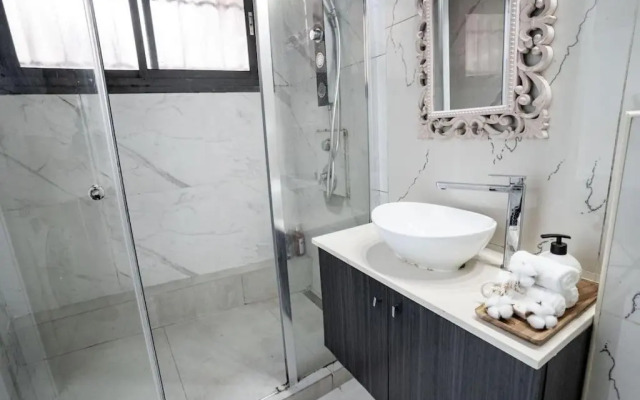 Lovely 2 bedroom unit Shivtey Israel Jerusalem