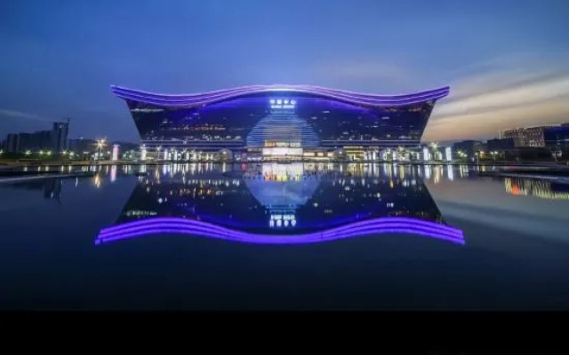 Rong Zhijia Apartment Hotel (Chengdu Global Center Da Rubik's Cube)