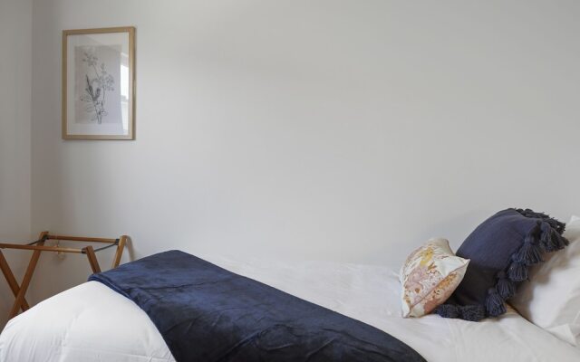 Dazzling Mairangi Bay Retreat Sea Views