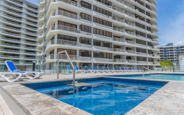 Breakers North Absolute Beachfront Apartments