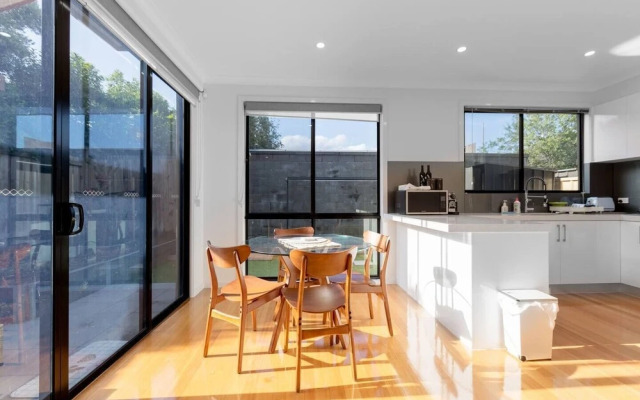 Impressive & Spacious new Townhouse@preston