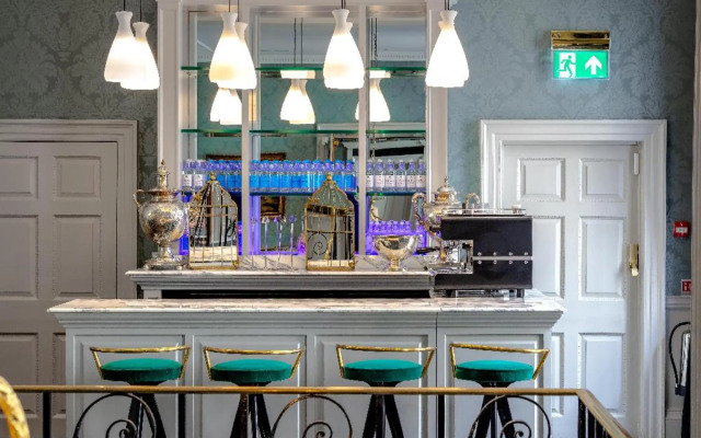 No. 30 Knightsbridge
