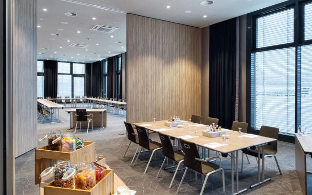 Holiday Inn Frankfurt Airport by IHG