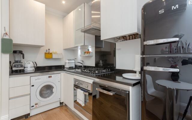 Modern 1 Bedroom Flat in Highbury