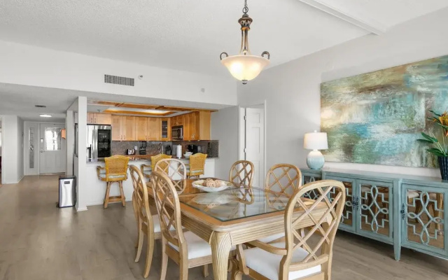 Reflections on the Gulf by Distinctive Beach Rentals
