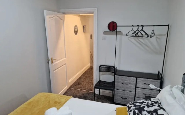 Birtley's Diamond 3 bed Apt, Sleeps 6 Guests