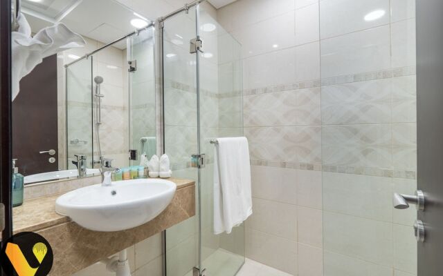 Vogue Elegance Court Tower Studio