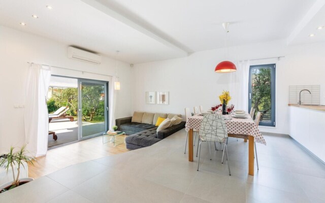 Nice Home in Trogir With Wifi and 4 Bedrooms
