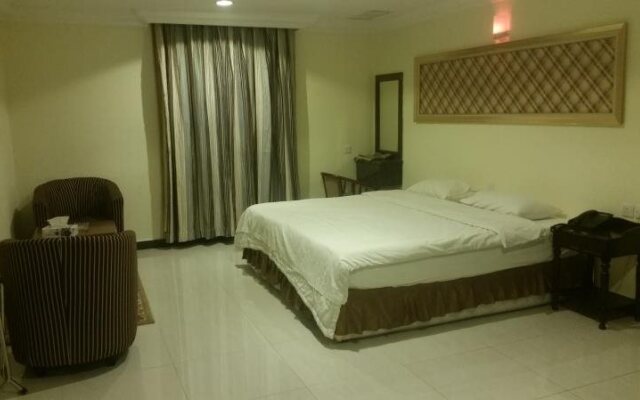 Dream Inn Hotel & Suites