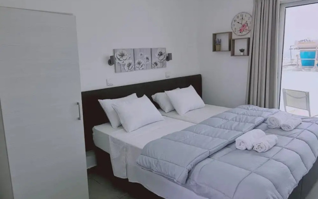 100 AN - Napa Living 37