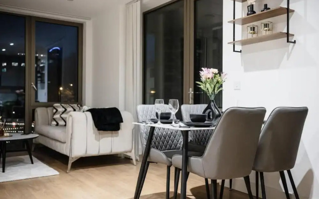 Immaculate 2-bed Apartment in Canary Wharf