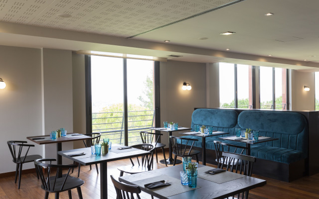 Отель Dolce by Wyndham Barcelona Resort