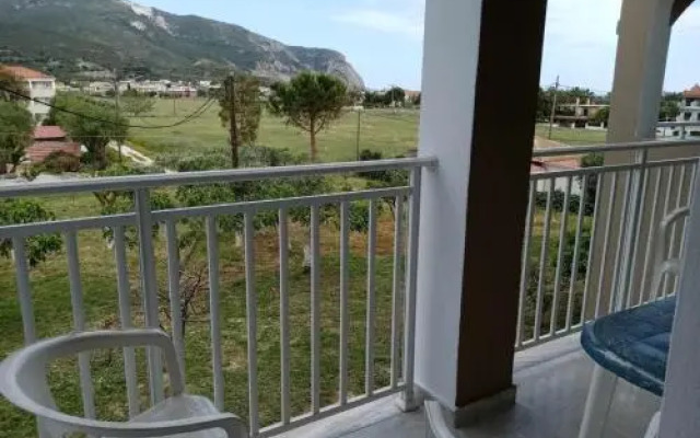Dennis Apartments