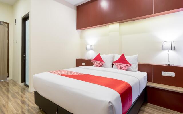 OYO 727 Merlion Hotel