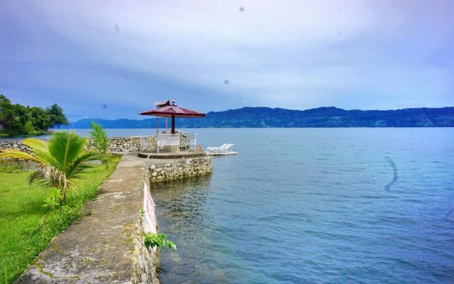 Pandu Lakeside Hotel Tuktuk