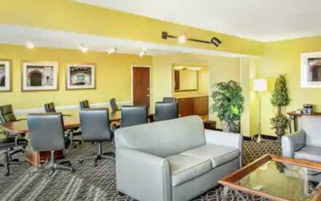 DoubleTree by Hilton Richmond - Midlothian
