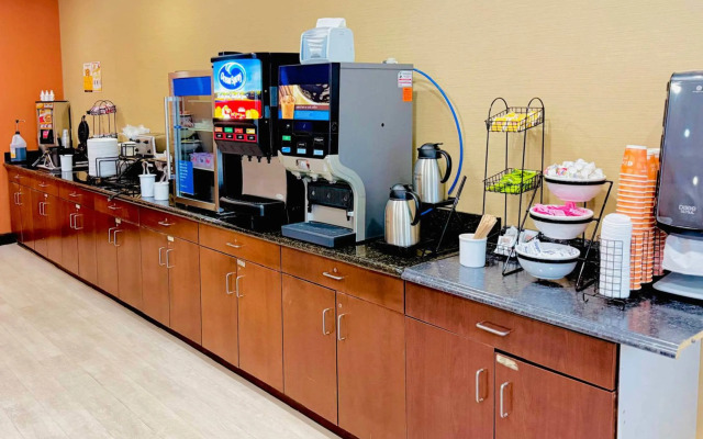 Comfort Inn & Suites Scarborough - Portland