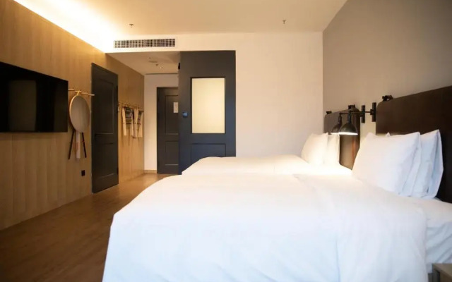 Moxy Shenzhen North Station
