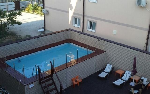 ?rystal Guest house