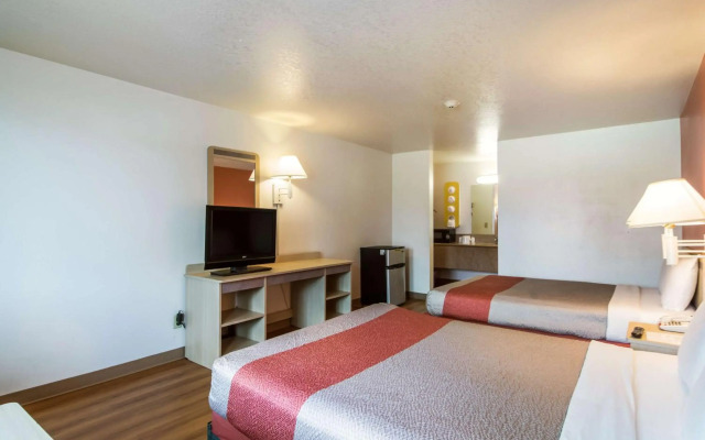 Motel 6 Vancouver, WA