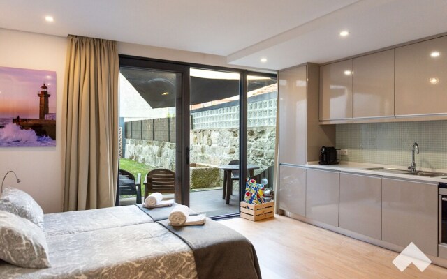 Bianc1 · Light-Filled Apartment With Garden Downtown