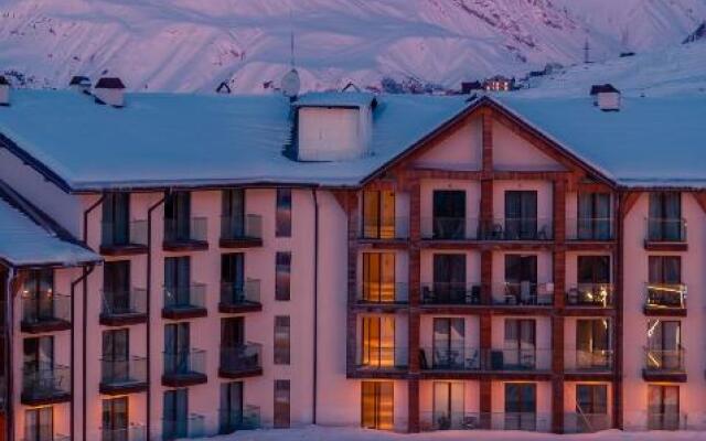 Touch the Mountains Twins Hotel New Gudauri