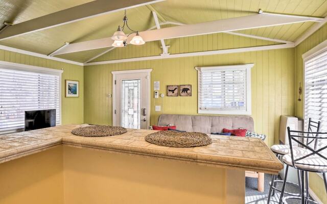 Cheerful Cabin Near Hiking & Big Bear Lake!