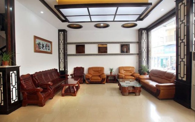 Yueguang Holiday Hotel