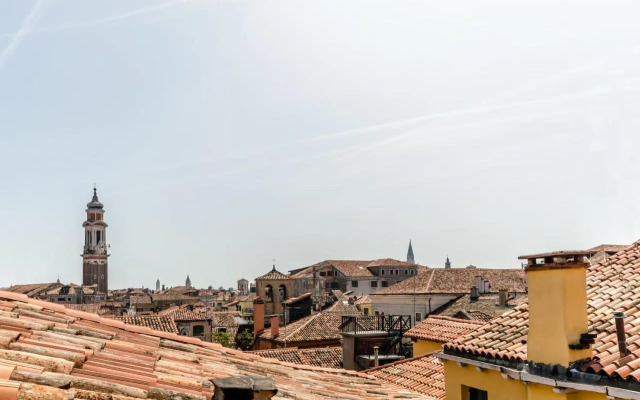 Venice Apartments