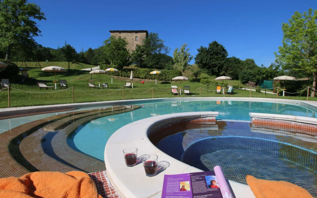 Apartment in Marche With Pool & Terrace