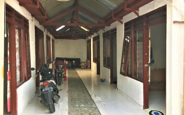 Tambak Bayan Guesthouse