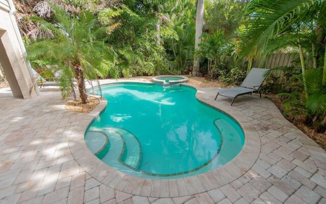 Quiet Palms Apartment 3