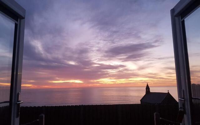 Allibella Shepherds Hut, Amazing Seaview, Private garden, Pet Friendly
