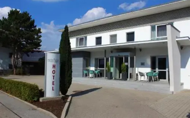 Hotel Garni Max Zwo