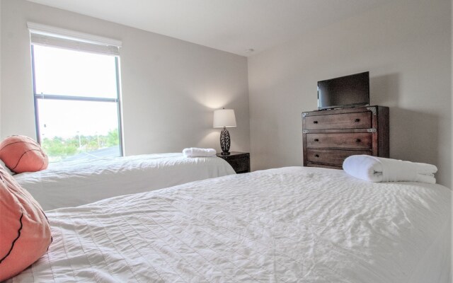 Champions Gate 9039 B