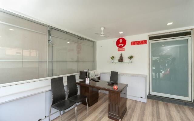 OYO 9525 Park Service Apartments
