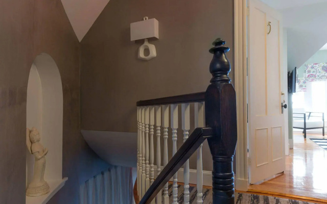 The Sydney, The Edgartown Collection