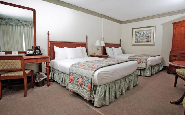 Travelodge by Wyndham Niagara Falls Fallsview