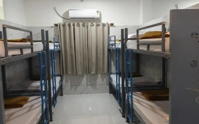 V R S Deluxe Dormitory