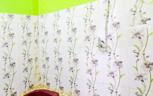 SPOT ON 91222 Kanjeng Mami Homestay Syaria
