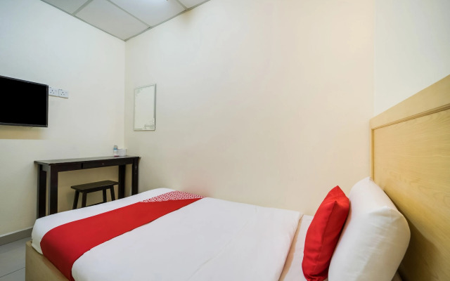 OYO 301 River Inn Hotel