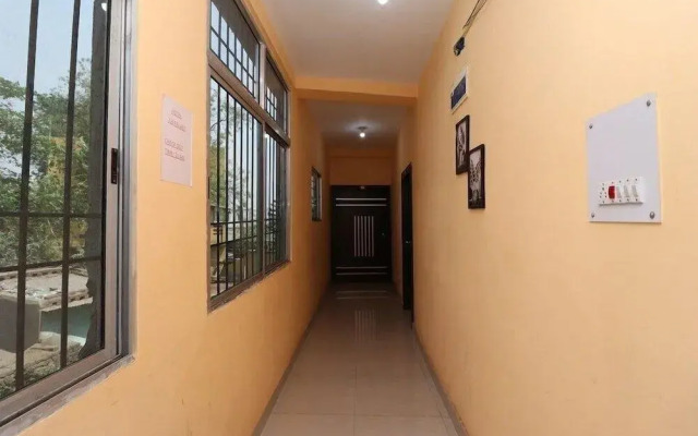 Hotel J B Palace